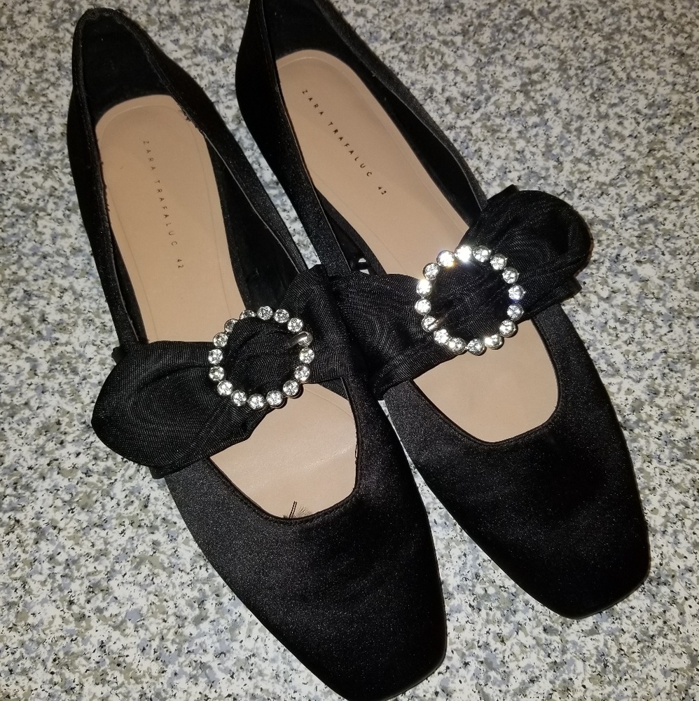 ZARA Black Jeweled Buckle Satin Ballet Flats sz12